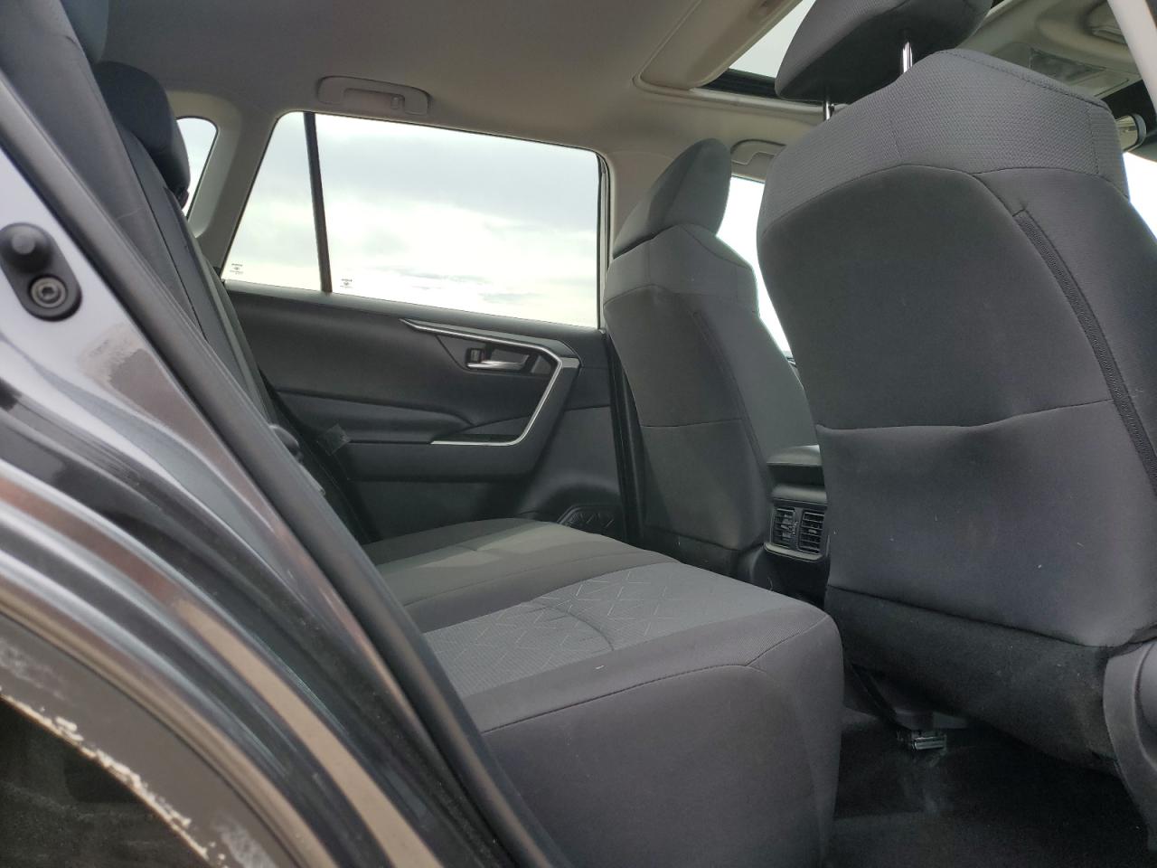 2024 TOYOTA RAV4 XLE VIN:2T3W1RFV9RC278212