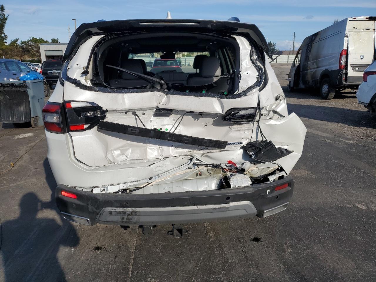 2024 HONDA PILOT TOURING VIN:5FNYG2H76RB008887