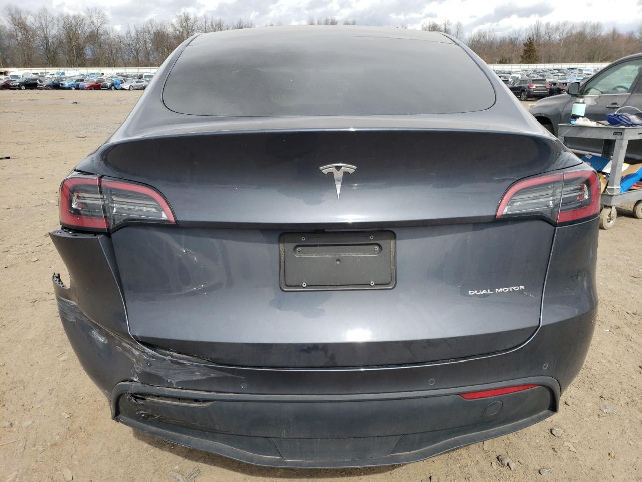 2022 TESLA MODEL Y  VIN:7SAYGDEE6NF375431