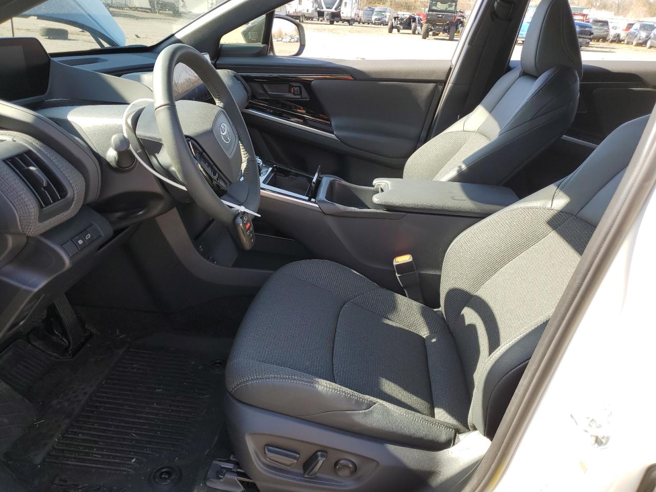 2024 TOYOTA BZ4X XLE VIN:JTMABACA4RA085313