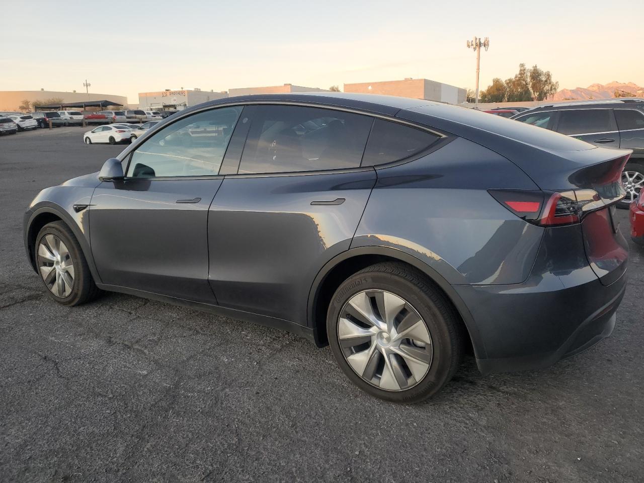 2023 TESLA MODEL Y  VIN:7SAYGDEE8PA109344
