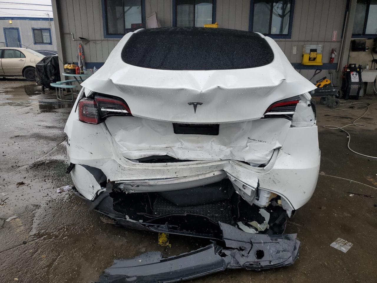 2023 TESLA MODEL Y  VIN:7SAYGDEE1PA131217