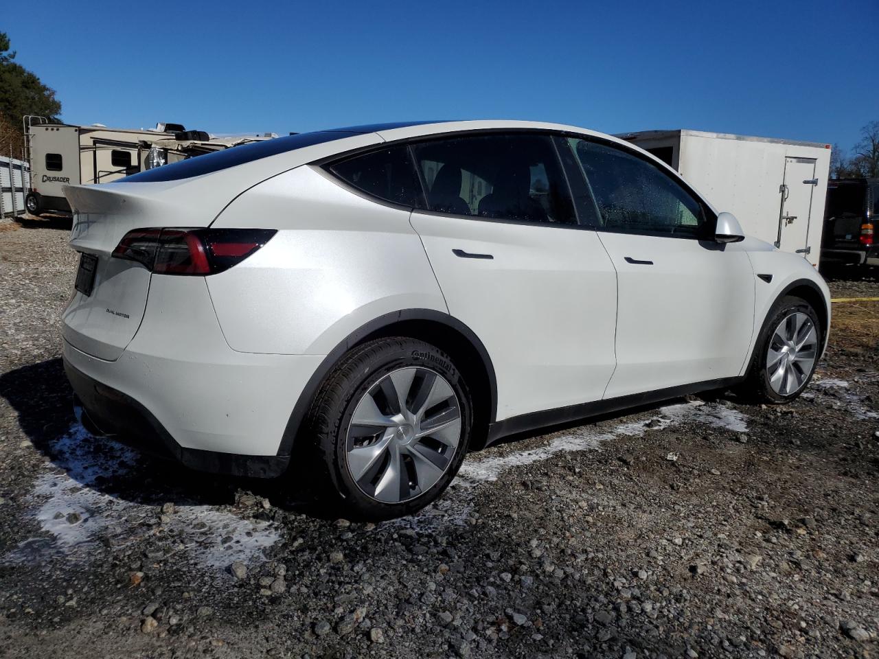 2024 TESLA MODEL Y  VIN:7SAYGAEE7RF091388