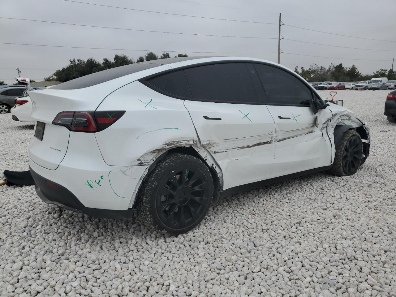 2023 TESLA MODEL Y  VIN:7SAYGDEE0PA070104