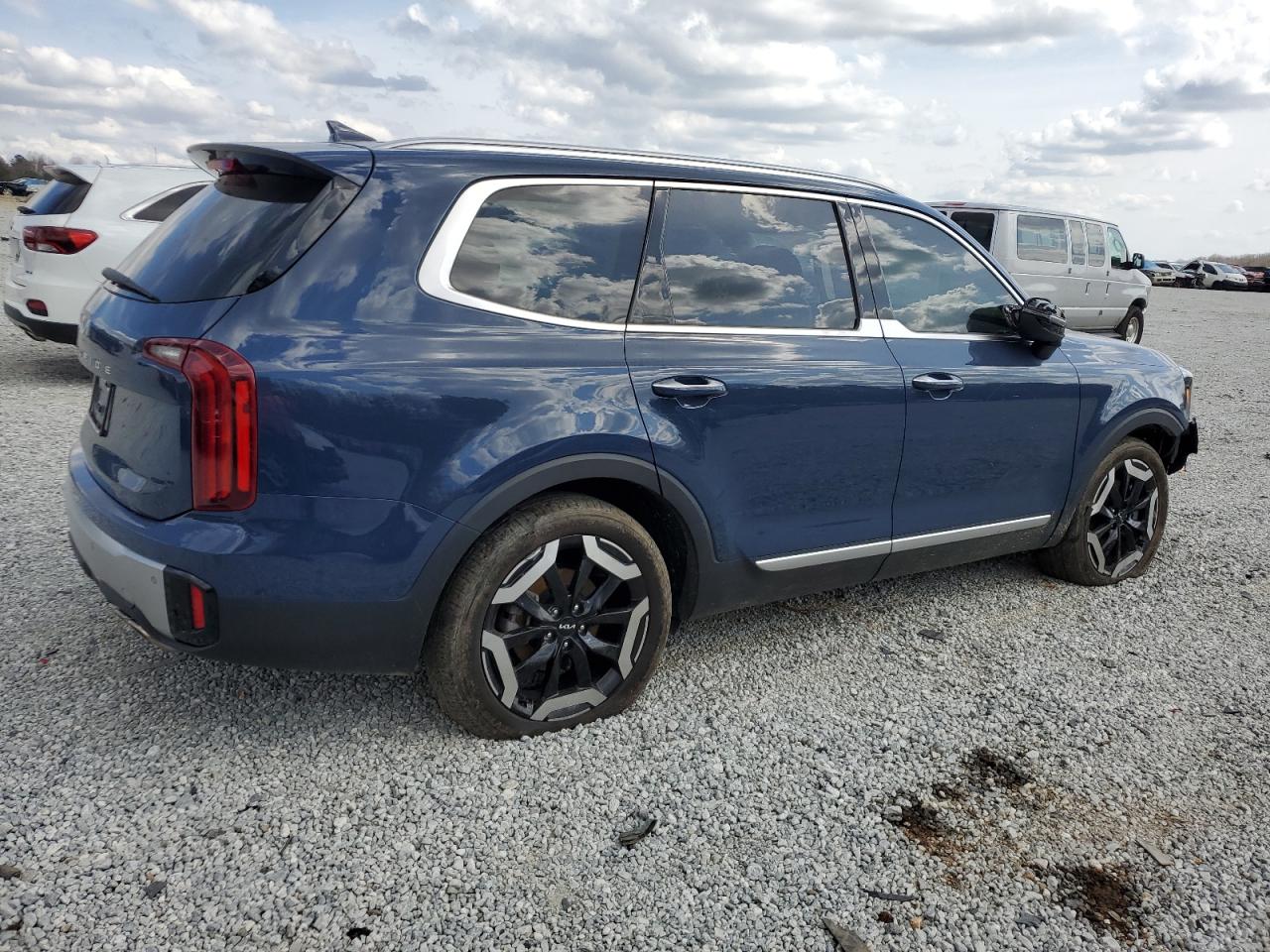 2023 KIA TELLURIDE S VIN:5XYP64GC7PG405796
