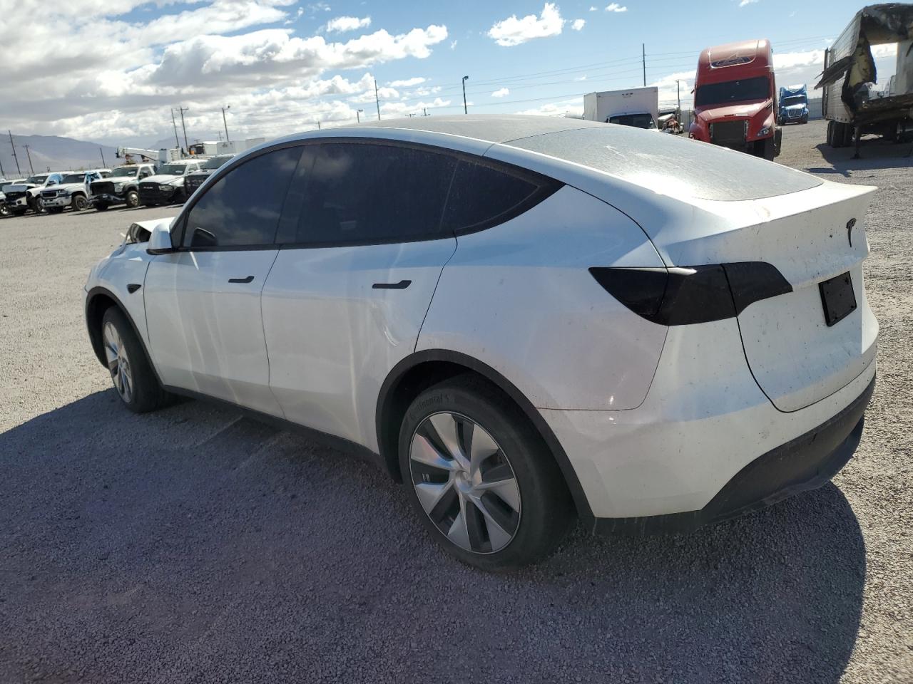 2023 TESLA MODEL Y  VIN:7SAYGDED9PF947084