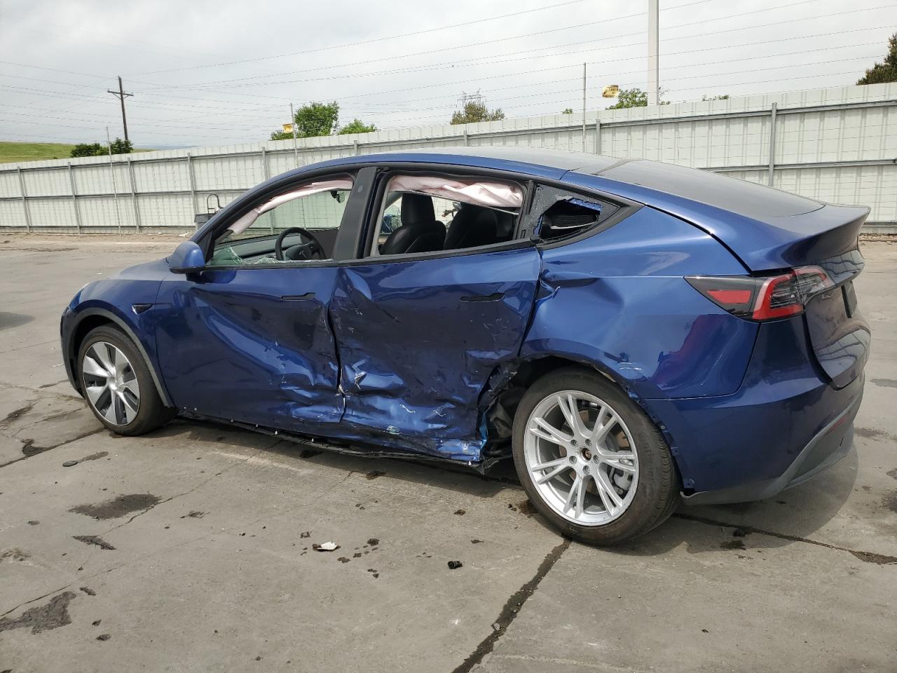 2023 TESLA MODEL Y  VIN:7SAYGDEE6PF687655