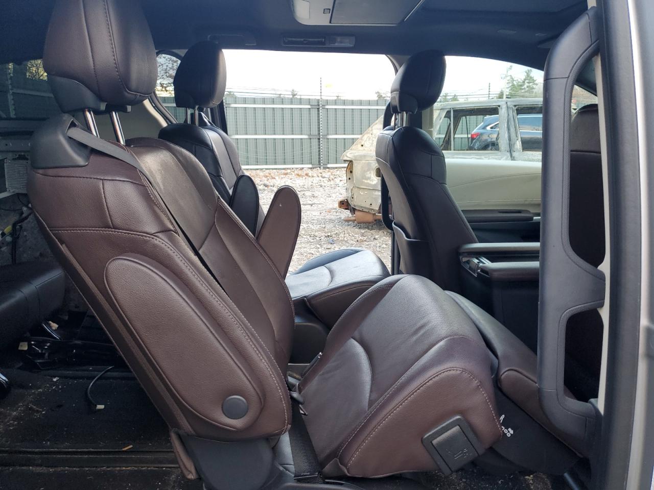 2023 TOYOTA SIENNA LIMITED VIN:5TDESKFC7PS090185