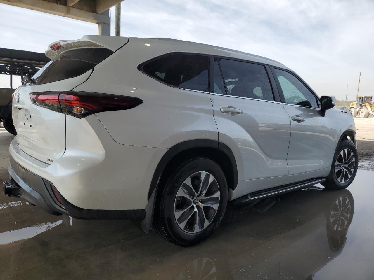 2024 TOYOTA HIGHLANDER LE VIN:5TDKDRAH9RS053120