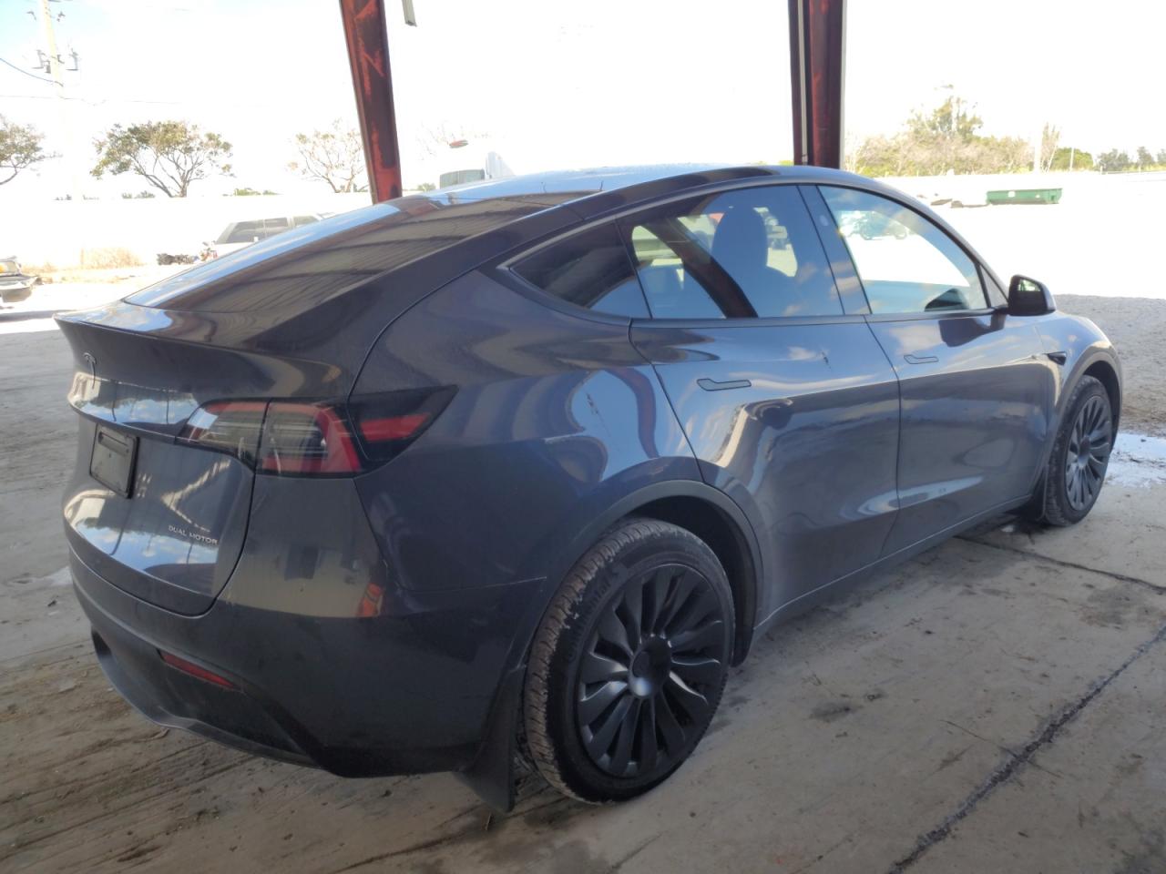 2023 TESLA MODEL Y  VIN:7SAYGDEE4PF865210
