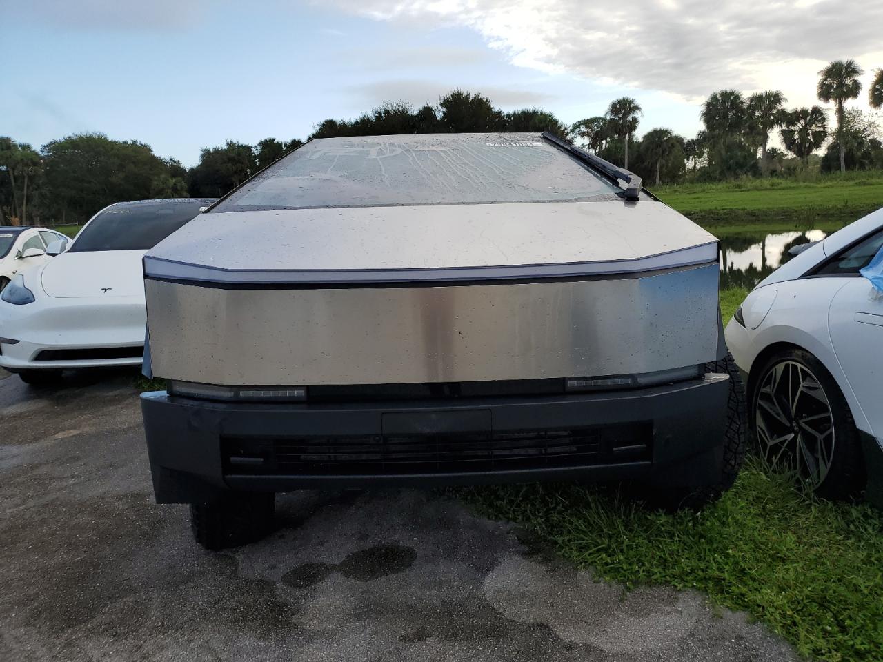 2024 TESLA CYBERTRUCK  VIN:7G2CEHED2RA015326