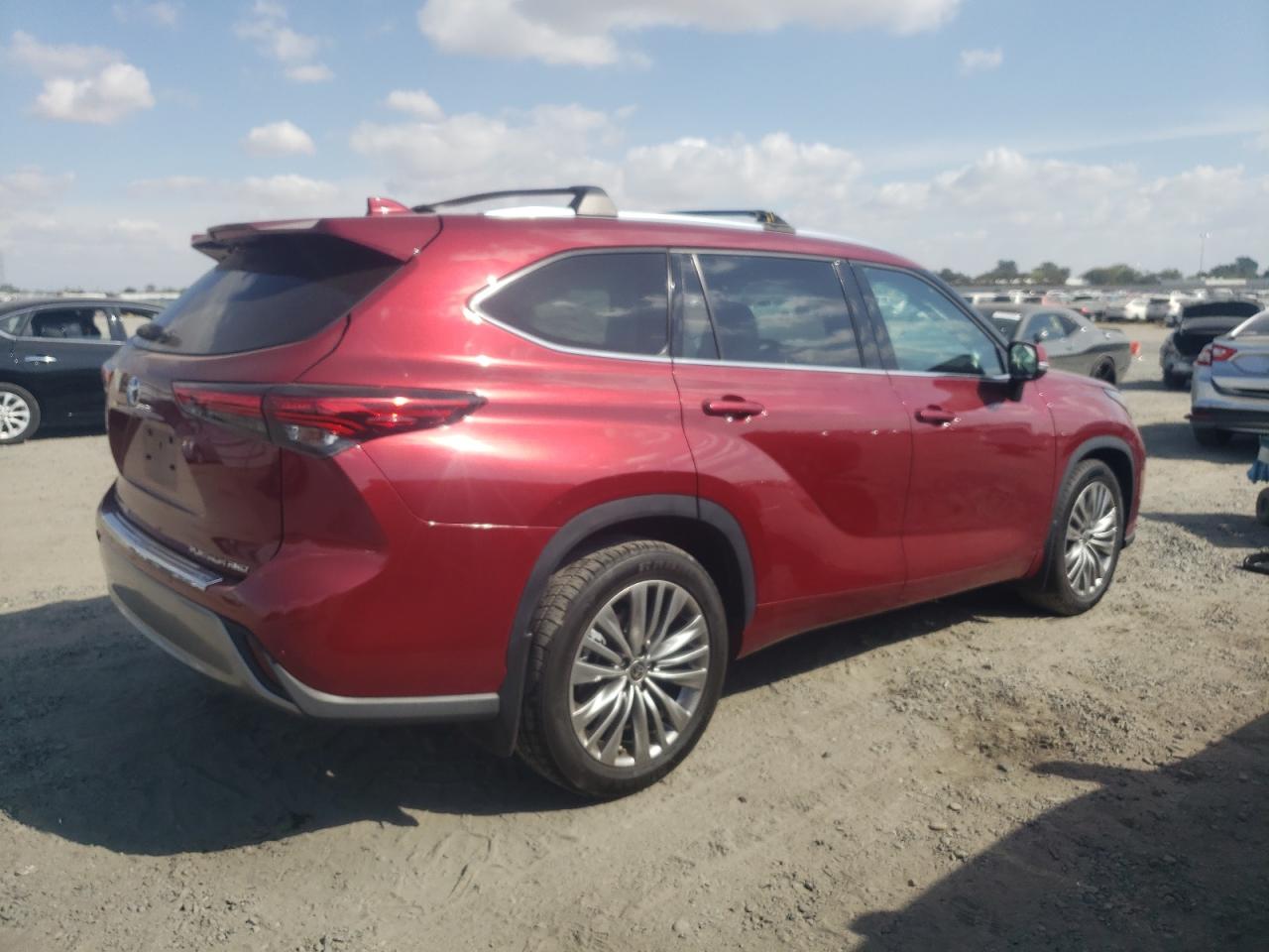 2022 TOYOTA HIGHLANDER PLATINUM VIN:5TDFZRBH6NS175753