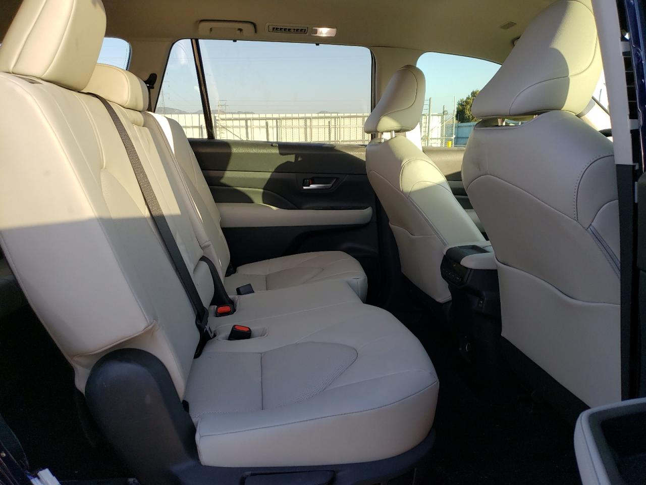 2024 TOYOTA GRAND HIGHLANDER XLE VIN:5TDACAB58RS010408