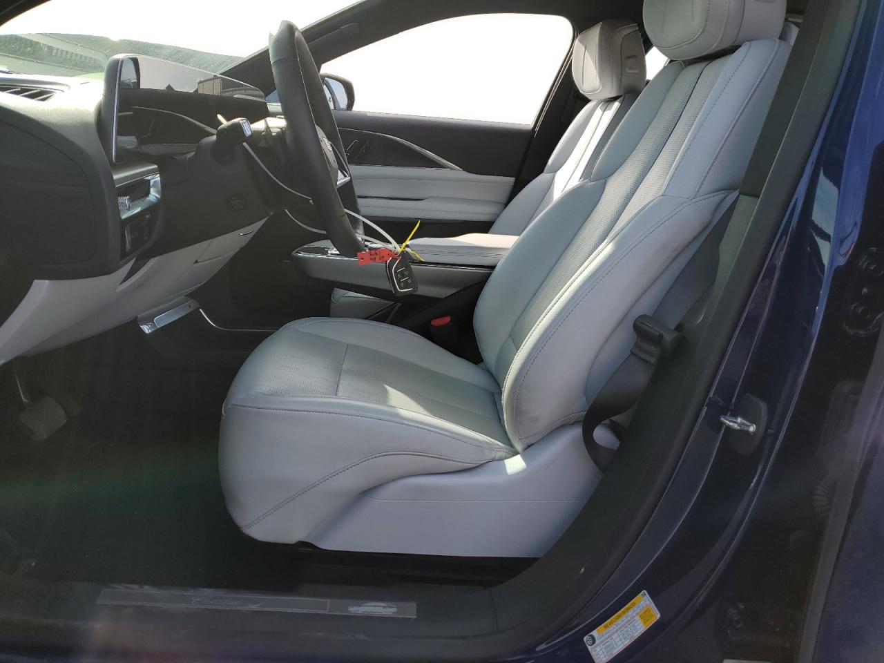 2024 CADILLAC LYRIQ LUXURY VIN:1GYKPPRL1RZ105448