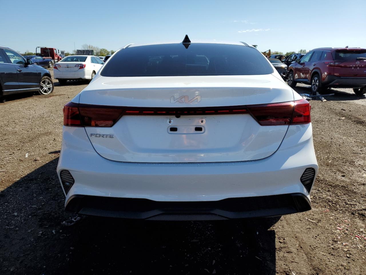 2022 KIA FORTE FE VIN:3KPF24AD2NE503055
