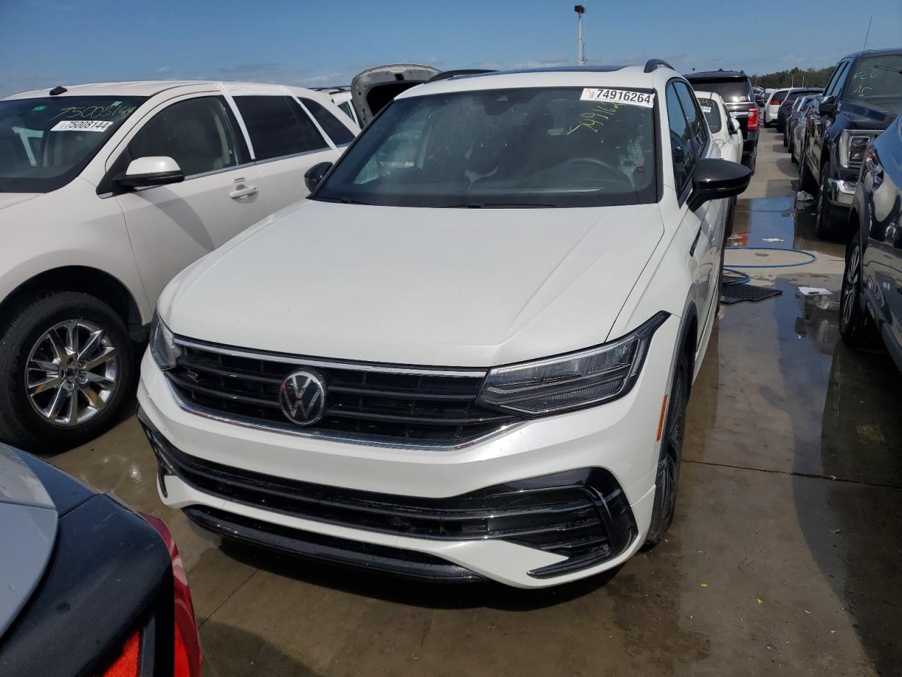 2022 VOLKSWAGEN TIGUAN SE R-LINE BLACK VIN:3VVCB7AX7NM147336