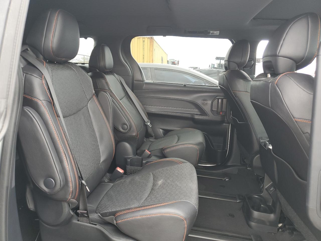 2024 TOYOTA SIENNA XSE VIN:5TDCRKEC0RS213915