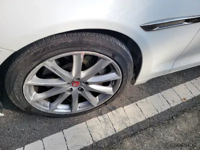 2016 Jaguar XJ SAJAA229XGNV99979 VIN:SAJAA229XGNV99979