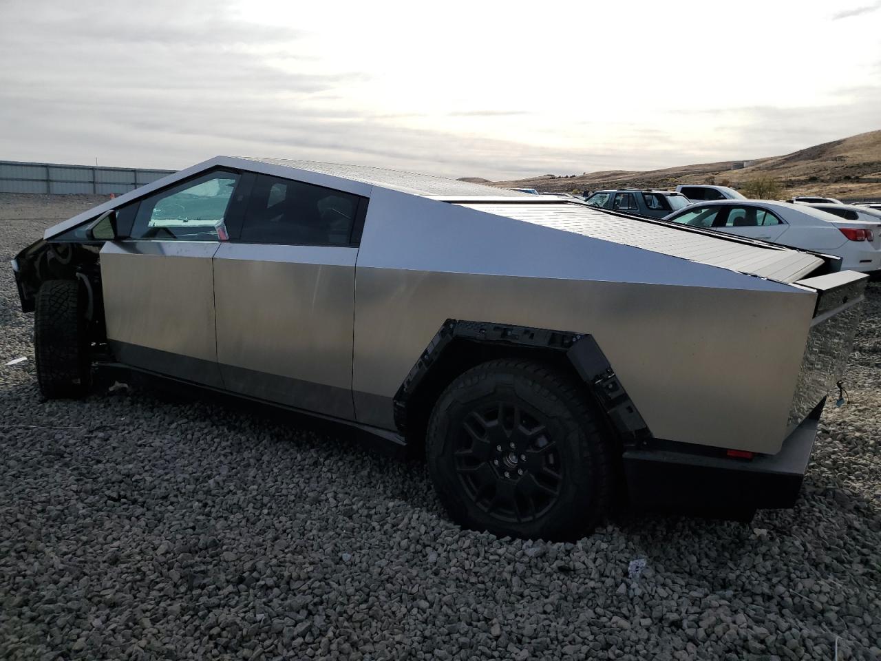 2024 TESLA CYBERTRUCK  VIN:7G2CEHED3RA009891