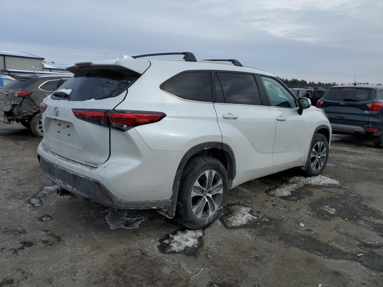 2022 TOYOTA HIGHLANDER XLE VIN:5TDHZRBH0NS246678