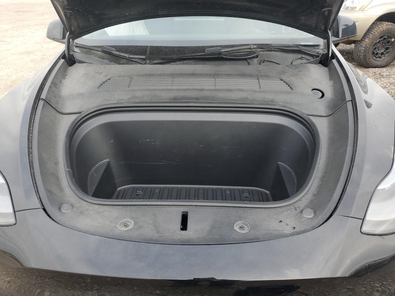 2023 TESLA MODEL Y  VIN:7SAYGAEE8PF772964