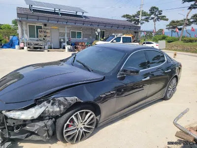 2017 Maserati Ghibli VIN: