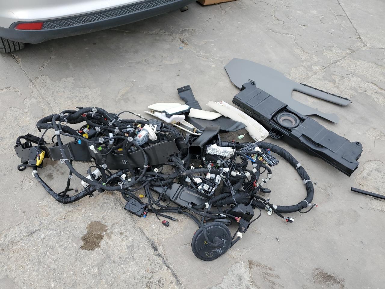 2024 CADILLAC XT6 PREMIUM LUXURY VIN:1GYKPCRS0RZ728902