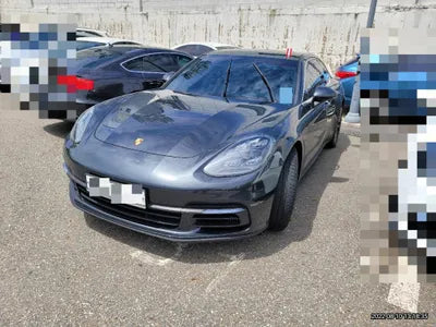 2018 Porsche Panamera VIN: