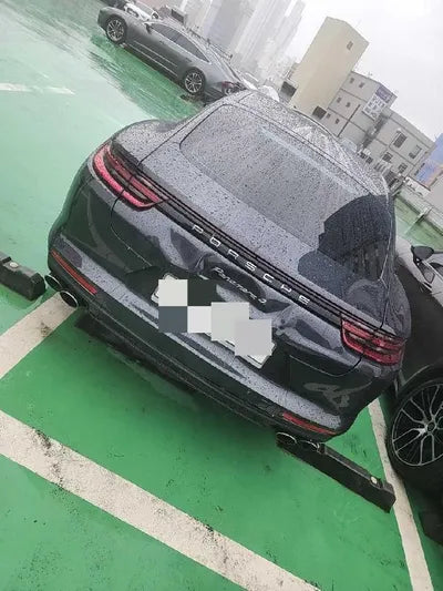 2018 Porsche Panamera VIN: