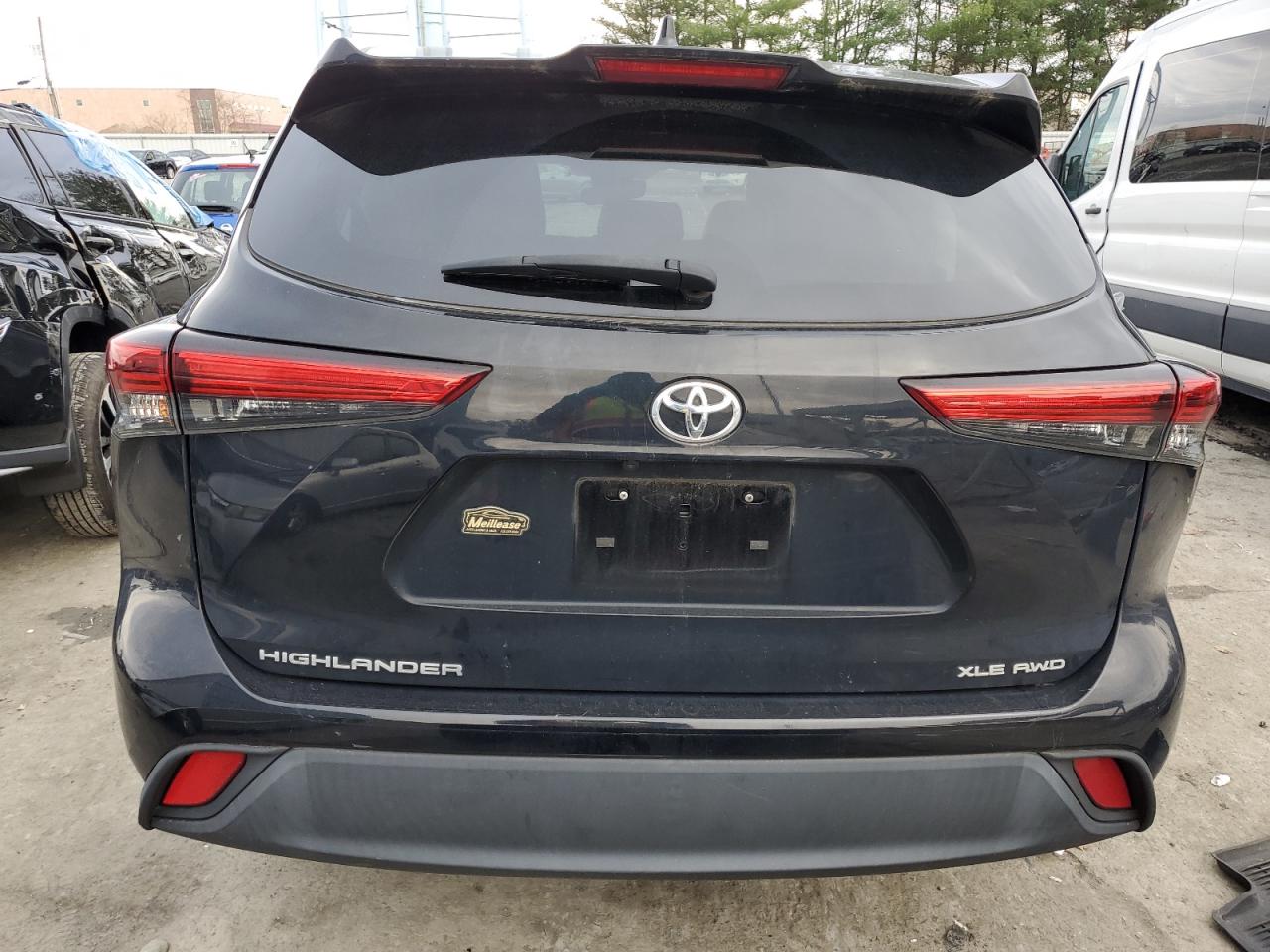 2022 TOYOTA HIGHLANDER XLE VIN:5TDGZRBH3NS570302