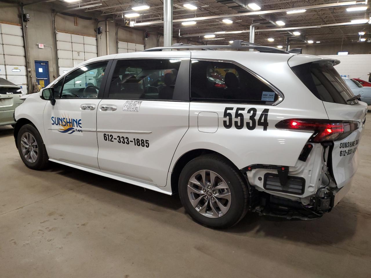 2024 TOYOTA SIENNA XLE VIN:5TDJRKEC1RS209234