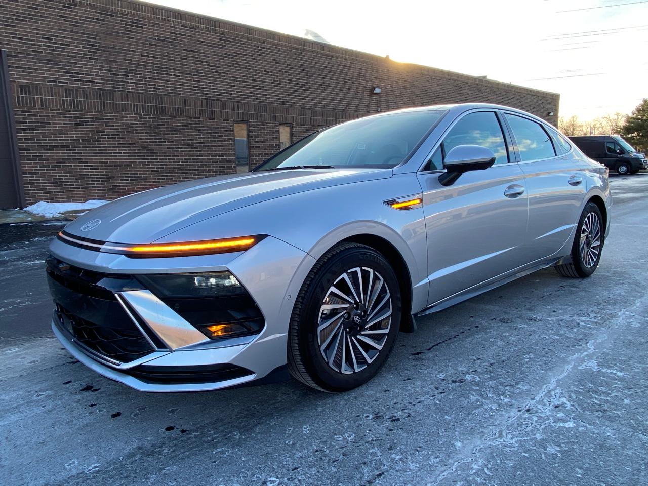 2024 HYUNDAI SONATA HYBRID VIN:KMHL54JJ9RA093228