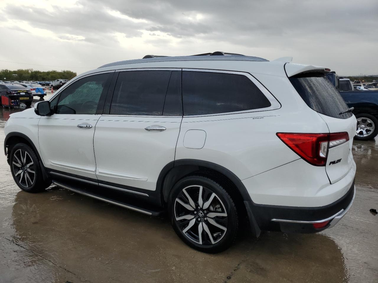 2022 HONDA PILOT TOURING VIN:5FNYF5H65NB028473
