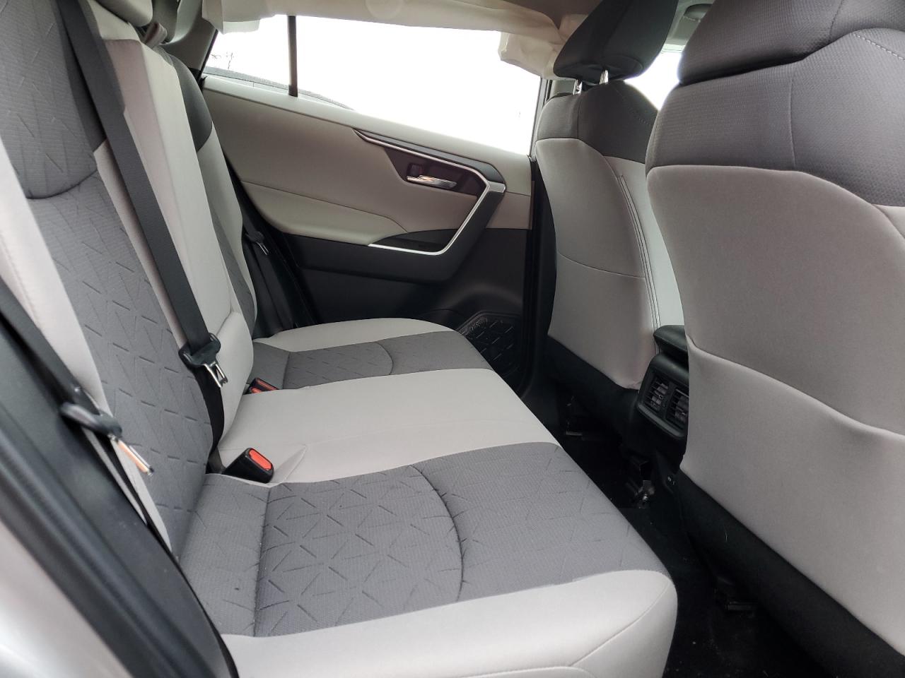 2022 TOYOTA RAV4 XLE VIN:2T3P1RFV8NC320299