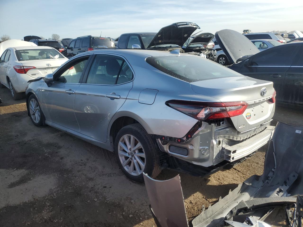 2022 TOYOTA CAMRY LE VIN:4T1C11AK3NU647973