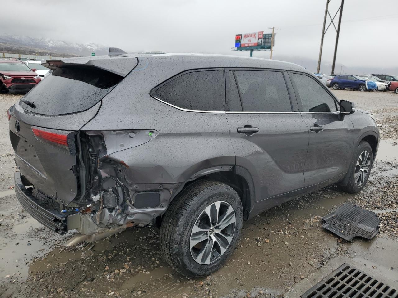 2022 TOYOTA HIGHLANDER XLE VIN:5TDGZRBH4NS227658