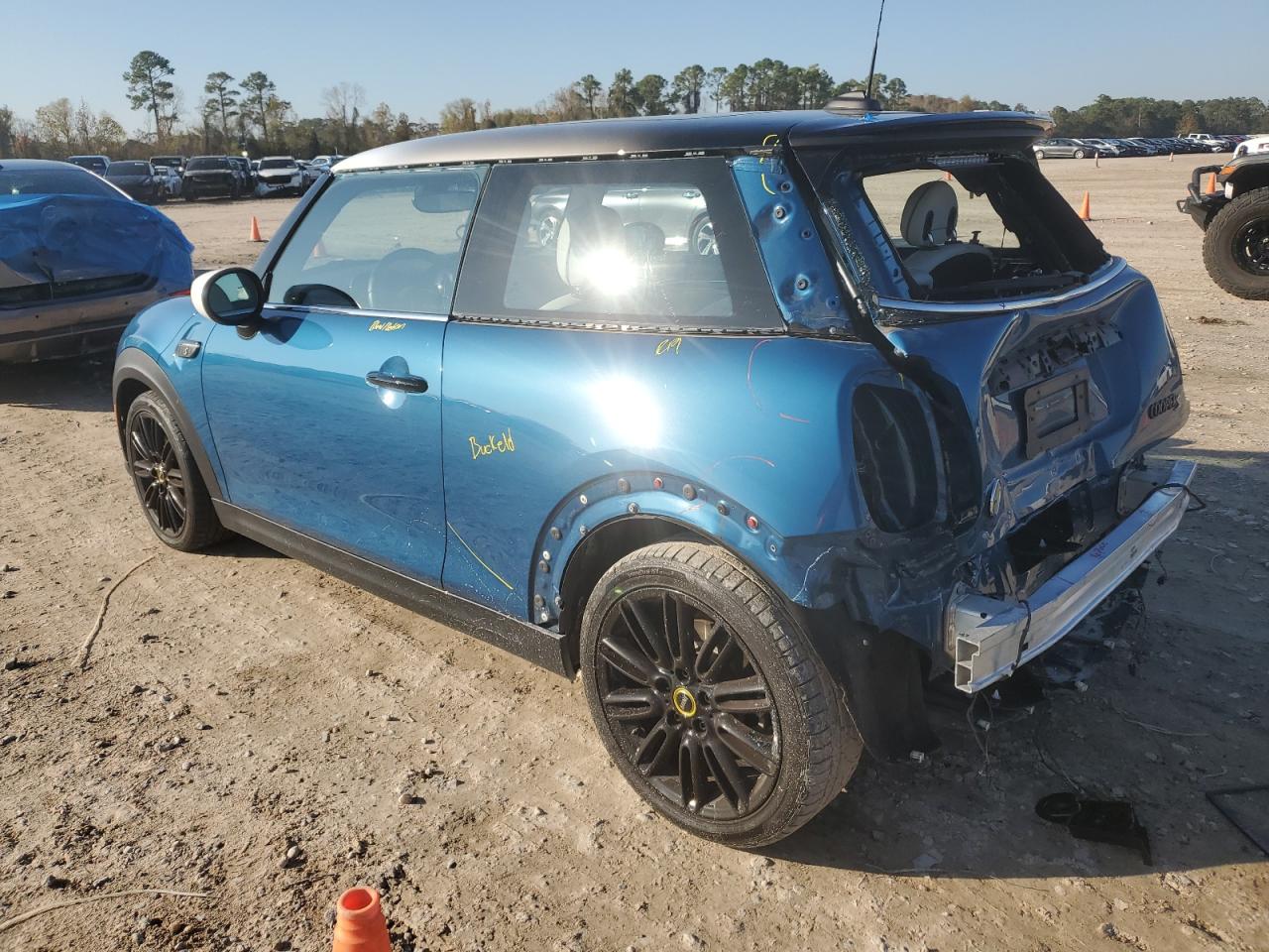 2024 MINI COOPER SE VIN:WMW13DJ01R2U85703
