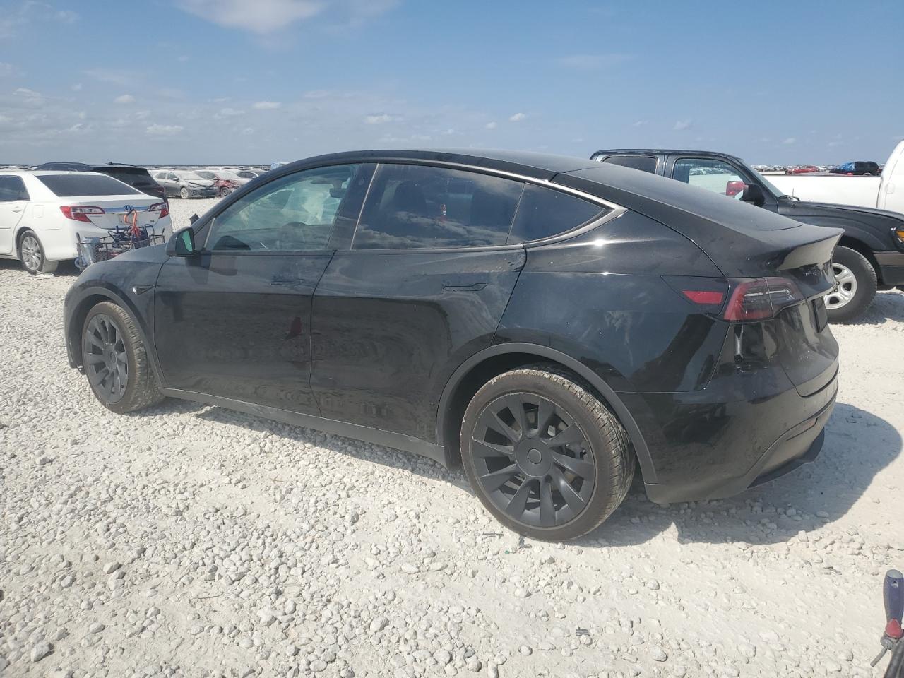 2022 TESLA MODEL Y  VIN:7SAYGDEE9NF437288