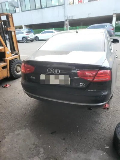 2014 Audi A8 VIN: