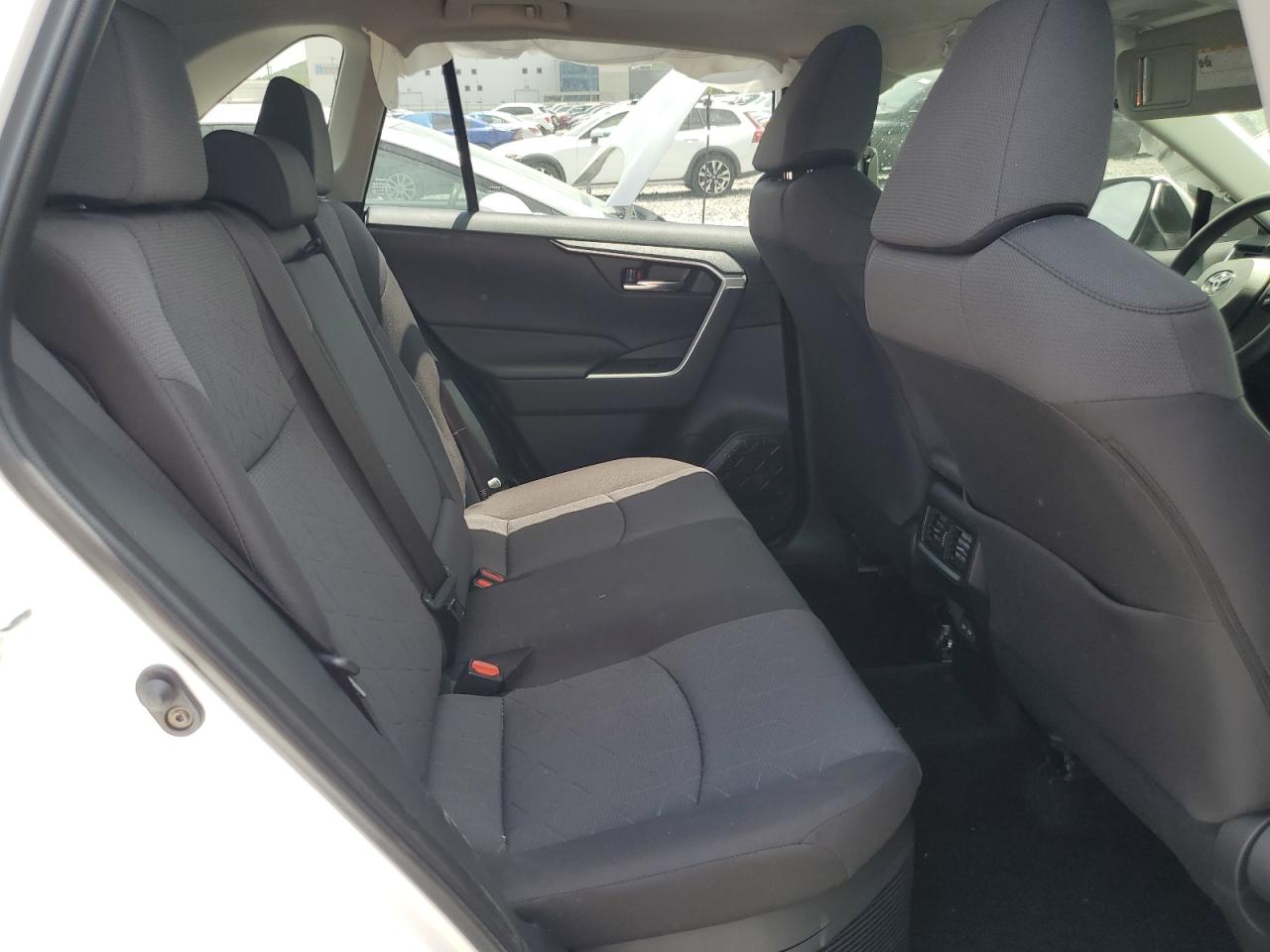 2024 TOYOTA RAV4 XLE VIN:JTMRWRFV7RD240245