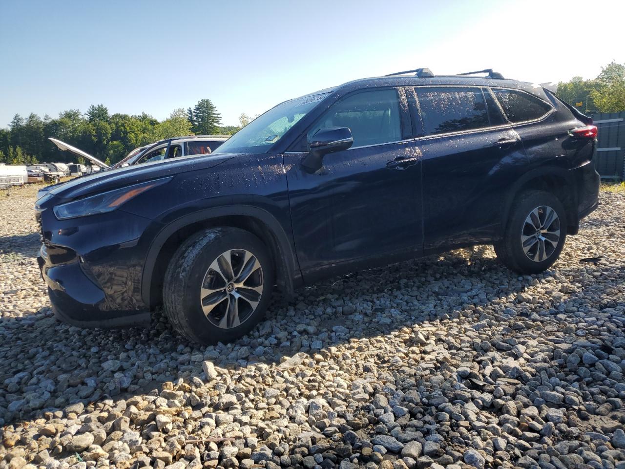 2022 TOYOTA HIGHLANDER XLE VIN:5TDHZRBH6NS222627