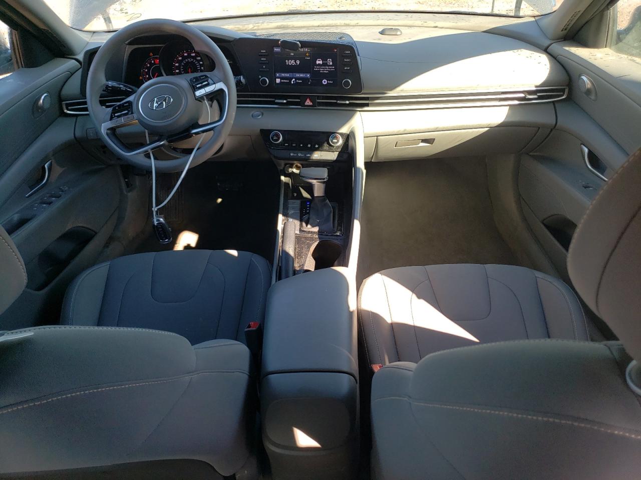 2023 HYUNDAI ELANTRA SEL VIN:5NPLM4AG9PH101443