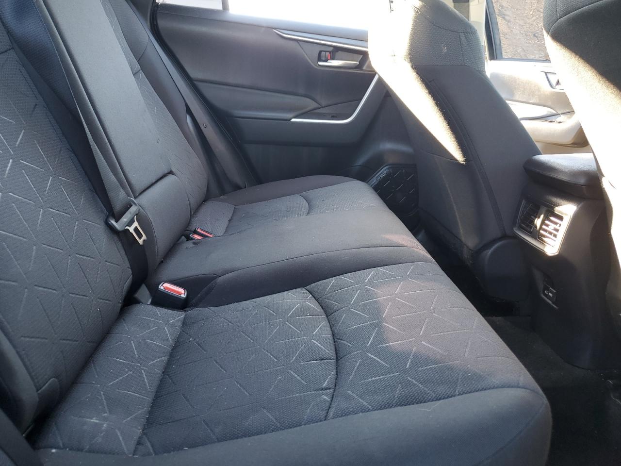 2022 TOYOTA RAV4 XLE VIN:2T3P1RFV1NW264883