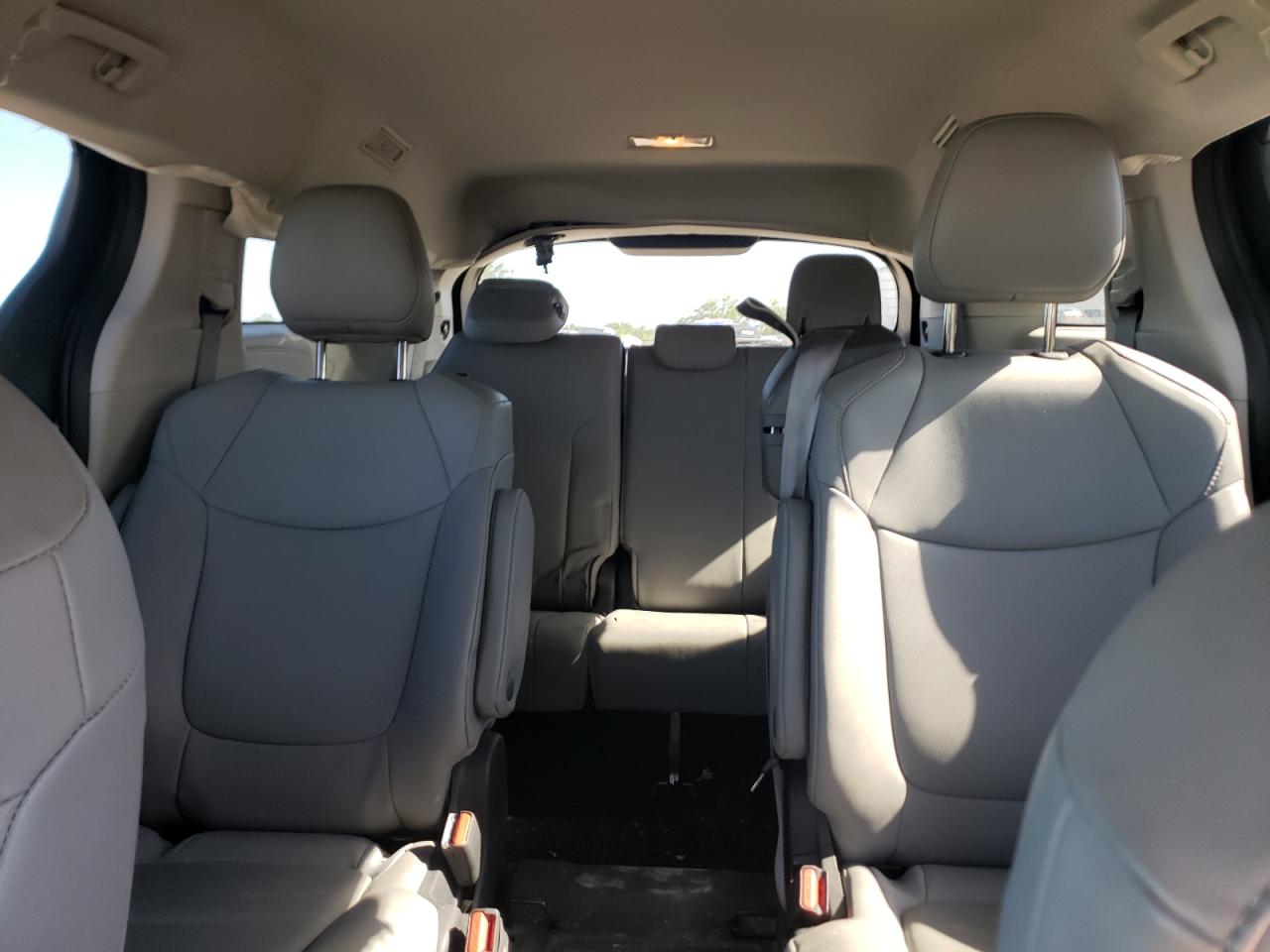 2022 TOYOTA SIENNA XLE VIN:5TDYRKEC2NS132091