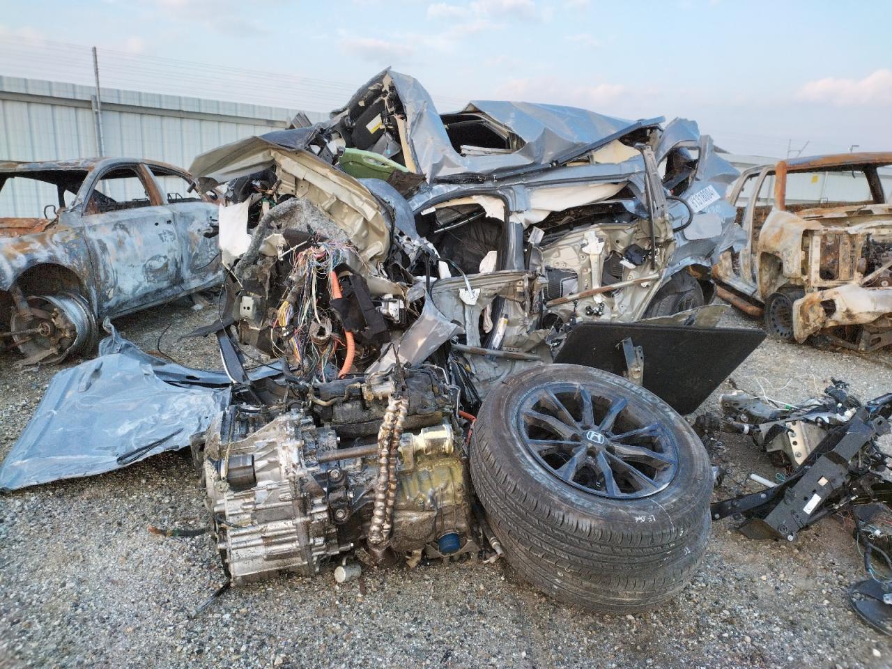 2024 HONDA CR-V SPORT-L VIN:7FARS5H80RE022401