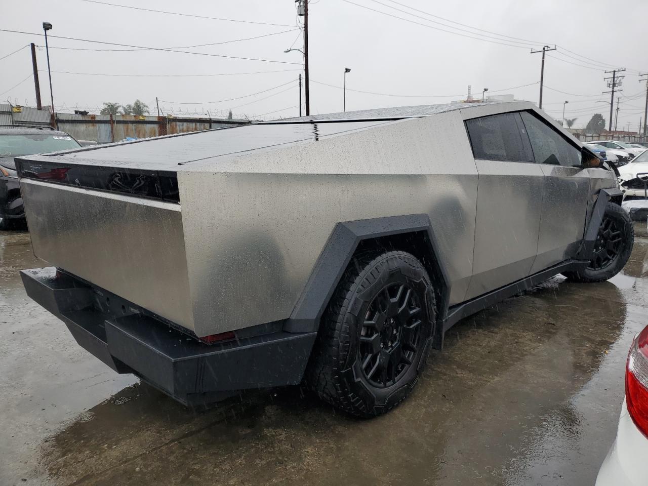 2024 TESLA CYBERTRUCK  VIN:7G2CEHED6RA010128