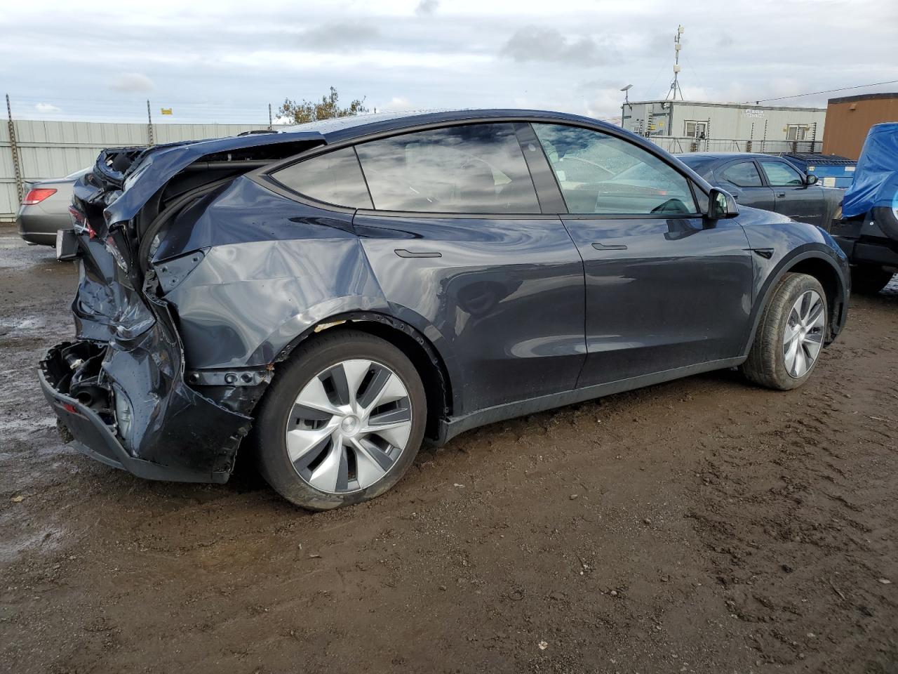 2024 TESLA MODEL Y  VIN:7SAYGAEE0RF023725