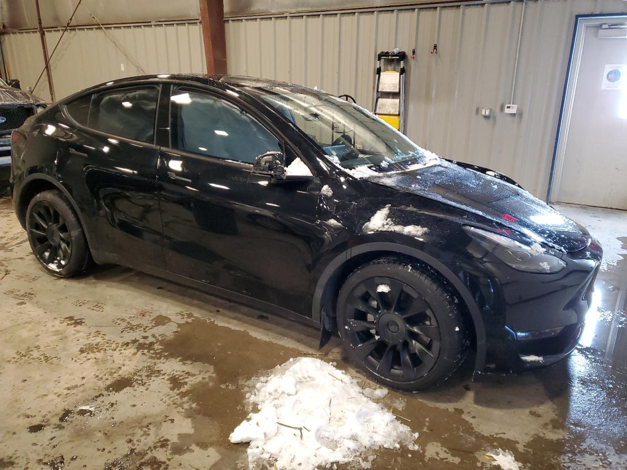 2024 TESLA MODEL Y  VIN:7SAYGDEE3RA220161