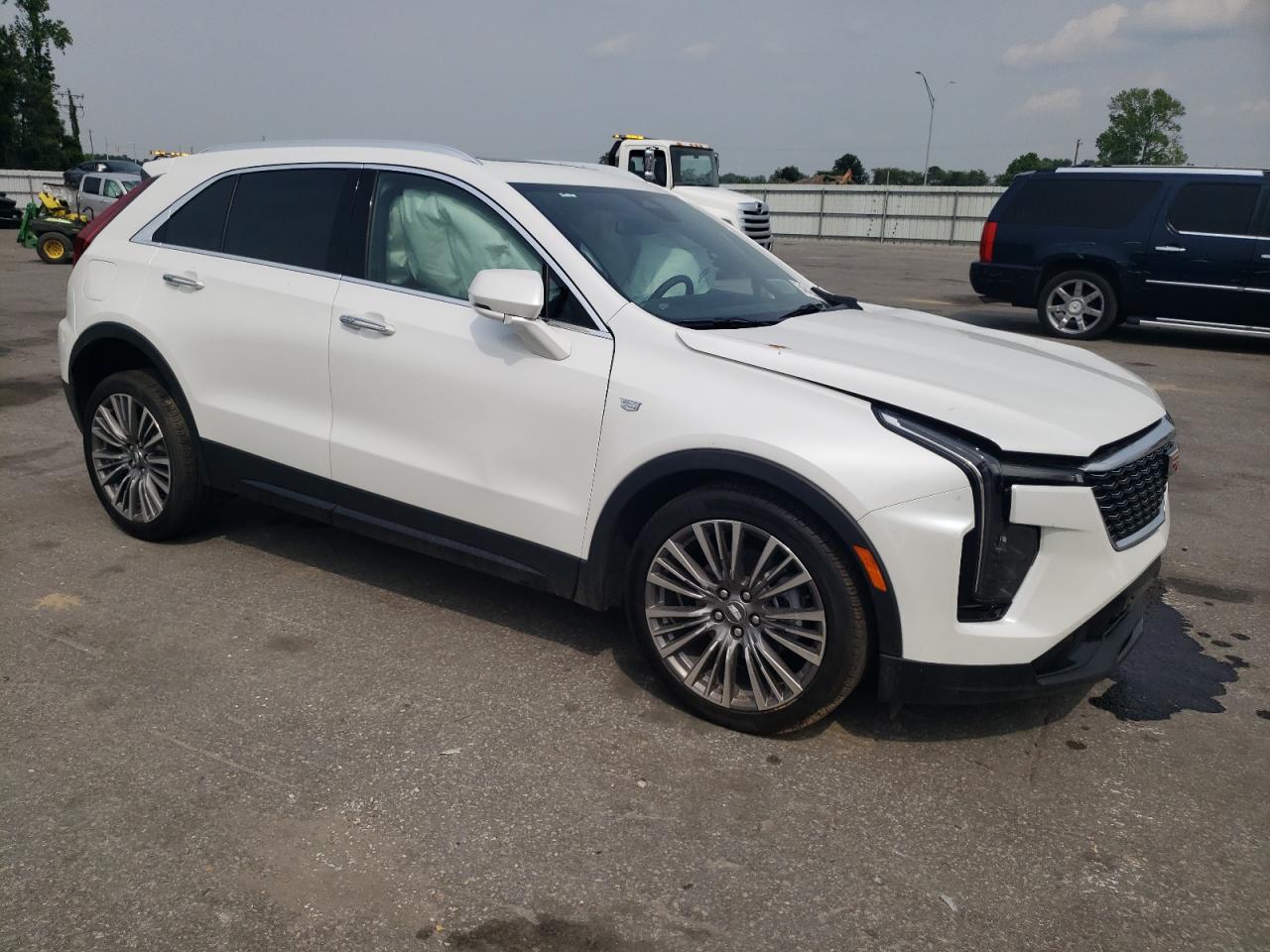 2024 CADILLAC XT4 PREMIUM LUXURY VIN:1GYFZCR44RF100369