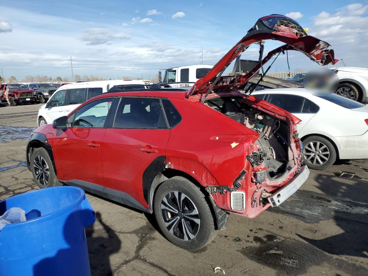 2023 TOYOTA BZ4X XLE VIN:JTMABACAXPA045010